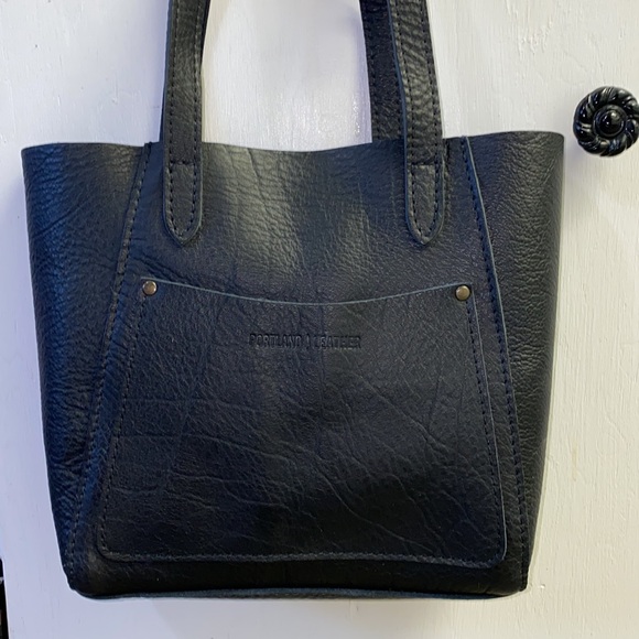Pebbled Black Small Juliette Tote Bag - Picture 11 of 12